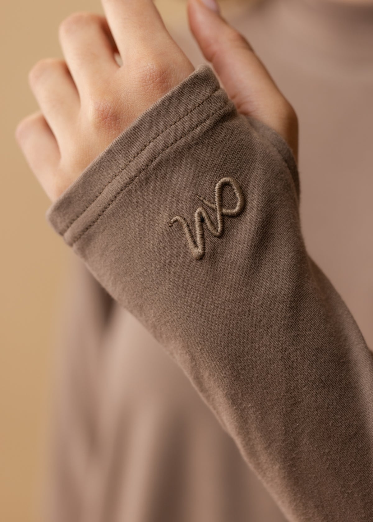 AMARA | Warm Taupe