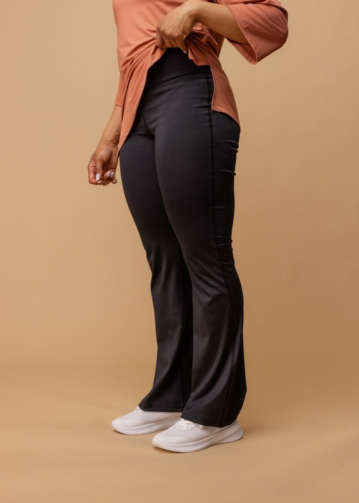 NAIMA | Black
